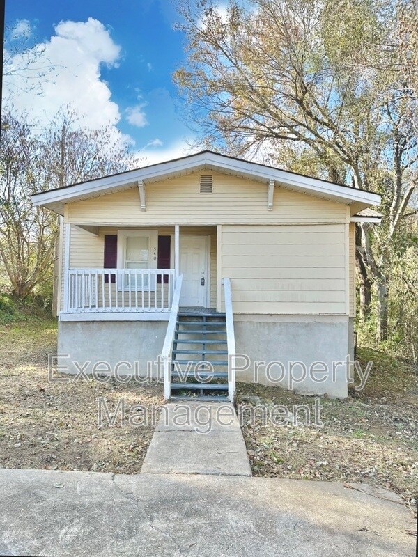 Foto principal - 540 1st Ave NE