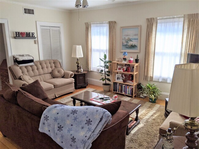 Living room - 275 Gano St