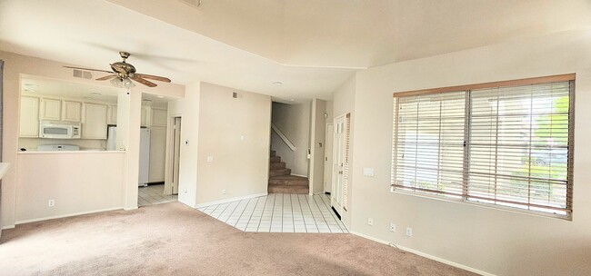 Building Photo - Gorgeous 2Bed 2 car garage with Laundry- P...