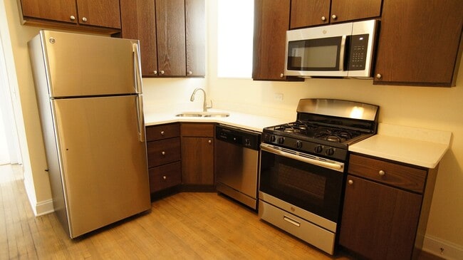 Foto del edificio - 3136 W Logan Blvd