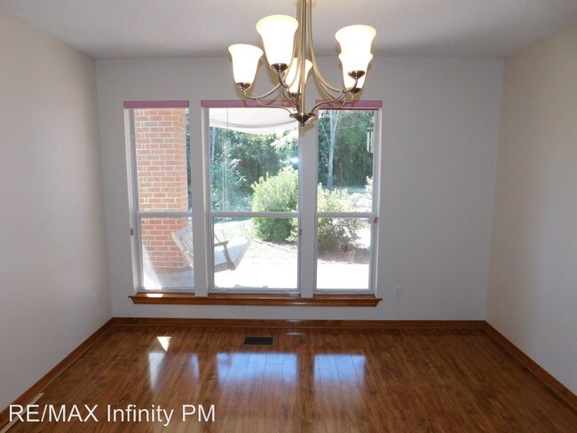 Building Photo - 5106 Sanborn Dr
