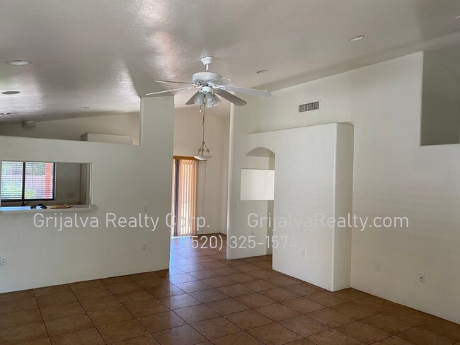 Foto del edificio - Lovely 2 BR, 2 BA House on the Westside (G...