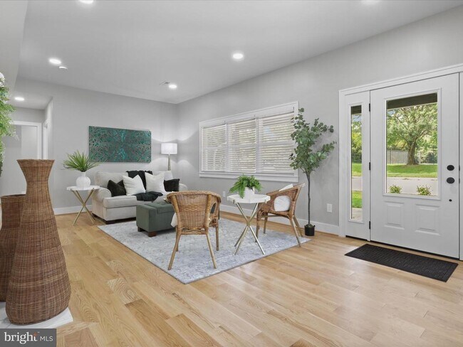 Foto del edificio - 8403 Old Georgetown Rd