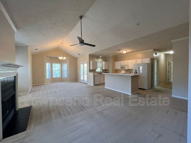 Foto del edificio - 824-5 Sage Creek Ln