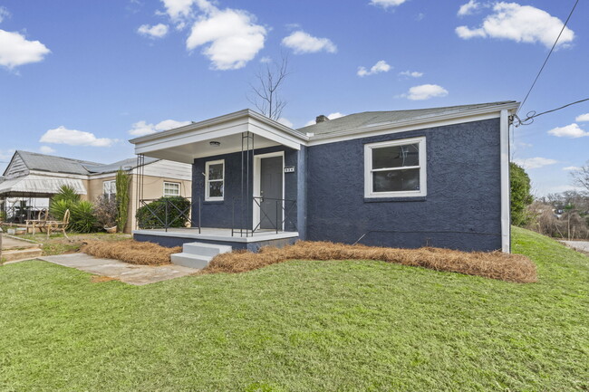 Building Photo - 934 Garibaldi St SW