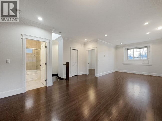 Building Photo - 6975 Dunblane Ave