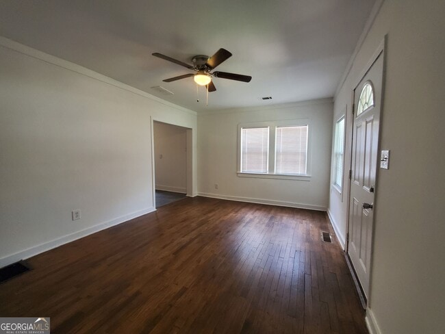 Building Photo - 2577 Eastwood Dr