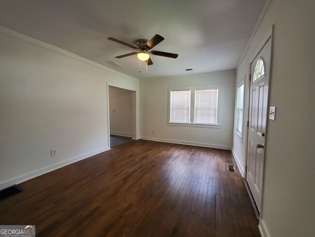 Foto del edificio - 2577 Eastwood Dr