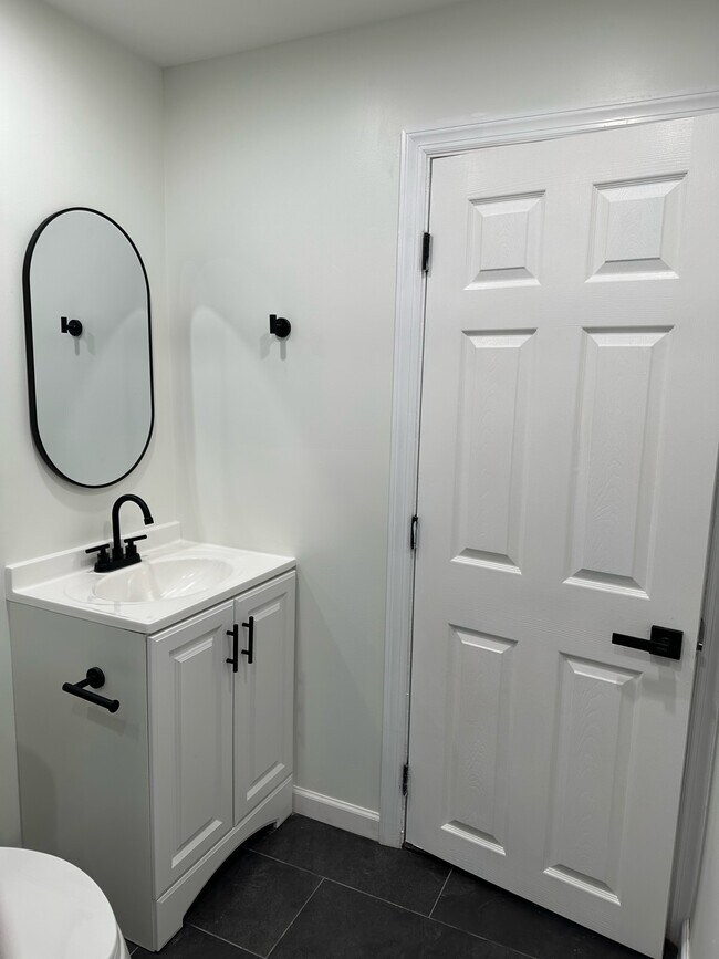 Bathroom - 629 Magnolia Ave