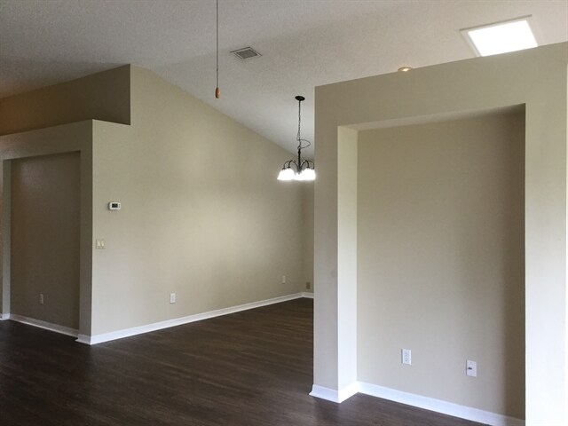 Foto del edificio - 268 Bridge Creek Boulevard