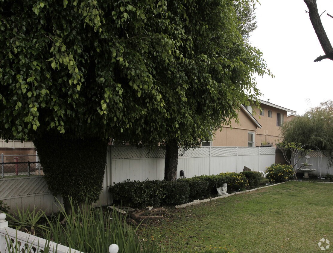 Building Photo - 8362 Whitaker St
