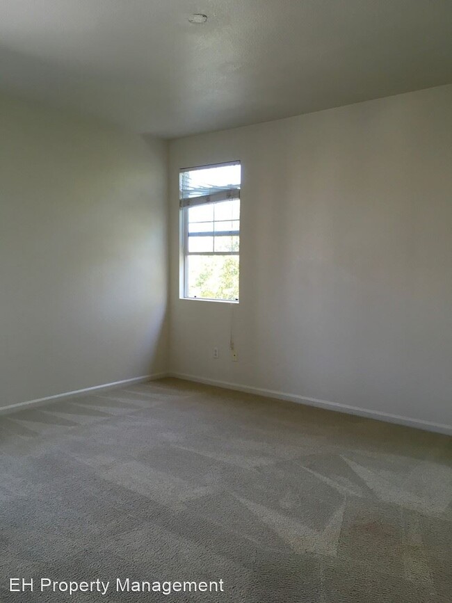 Building Photo - 4 br, 2.5 bath House - 449 Dragonfly Cir