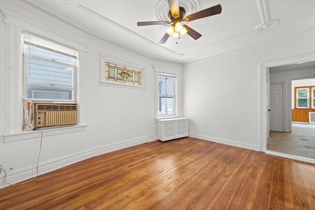 Foto del edificio - 76 W 6th St