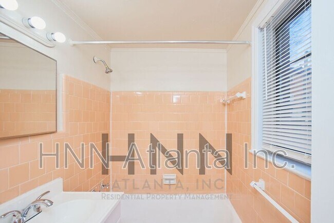 Foto del edificio - 1347 Briarwood Dr NE