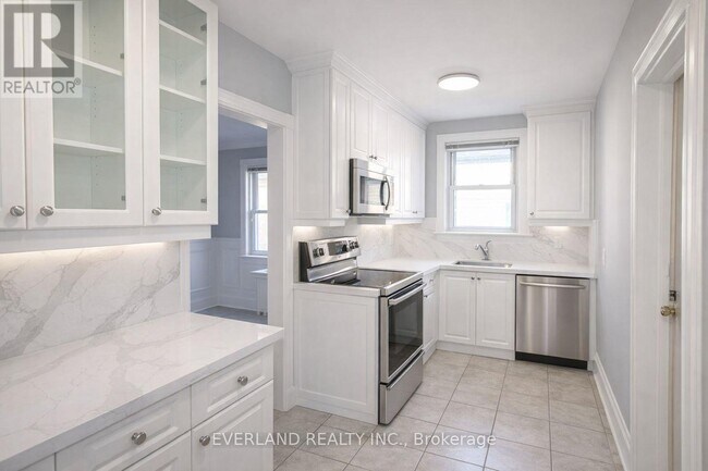 Photo du bâtiment - 1753 Bayview Ave