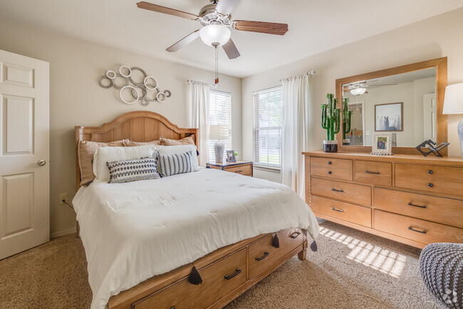 2BR, 2BA - 1108SF - Bedroom - Cascata