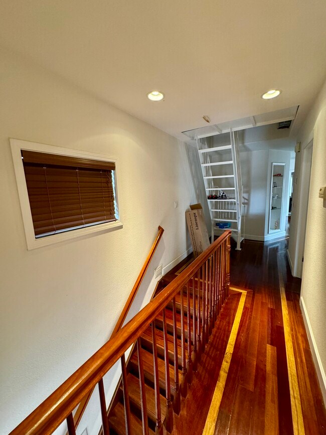 Building Photo - 2442 Clement St