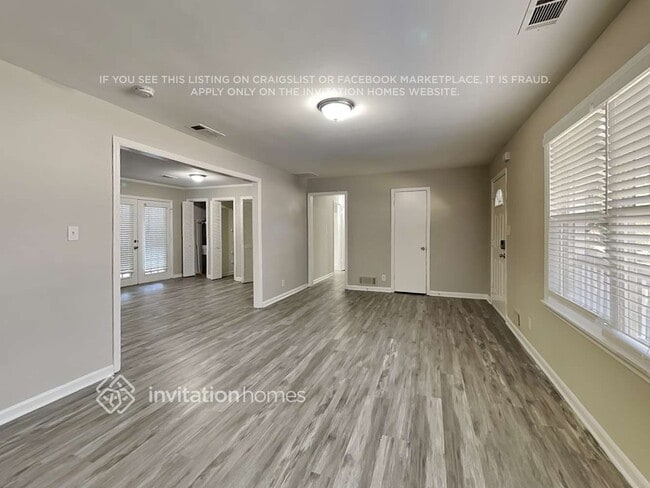 Building Photo - 2932 Heather Dr