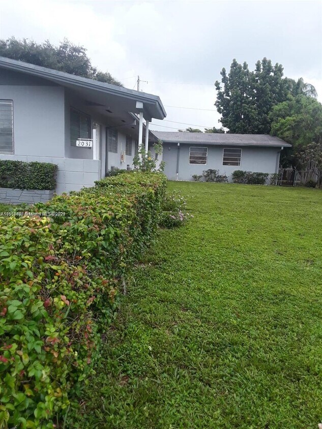 Foto del edificio - 2031 NE 170th St