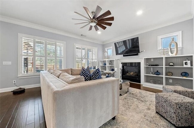 Building Photo - 3165 Oakdale Rd