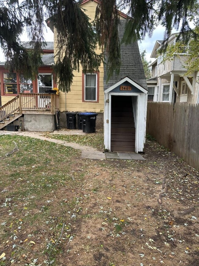 Building Photo - 146 Chapin St