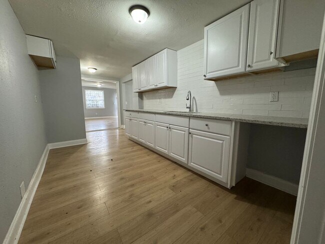 Building Photo - 46 W 23rd St