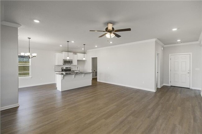 Building Photo - 4 Bed 2 Bath in Southwinds Sub