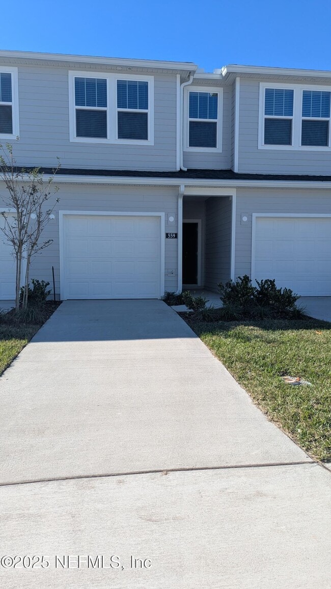 Building Photo - 559 Holly Lks Dr