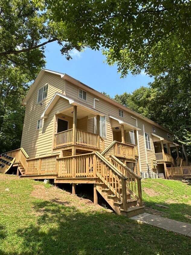 Foto principal - Town Creek Properties - South Gregg