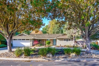 130 S Avalon Dr