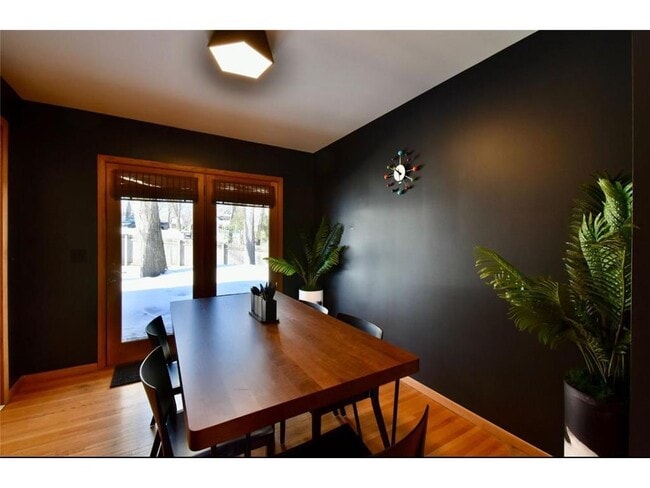 Building Photo - 239 Byrondale Ave