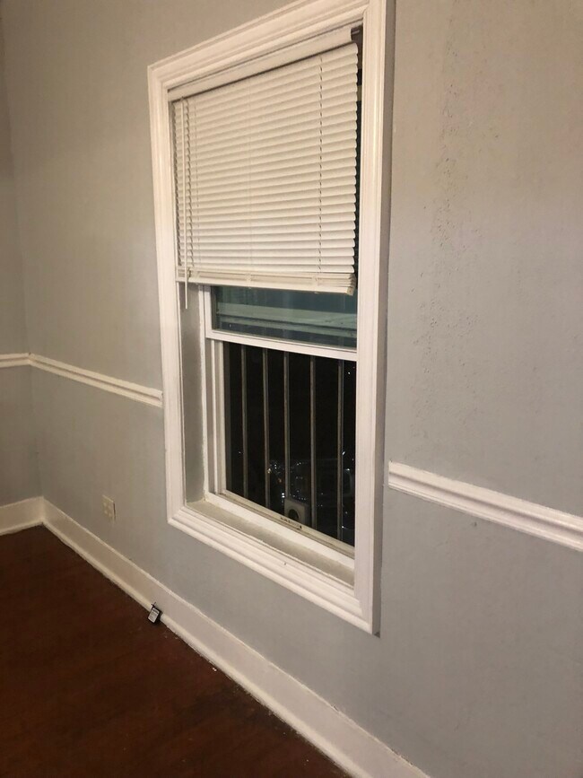 Foto del edificio - 450 Bryan Ave