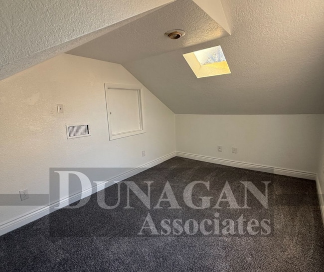 Building Photo - OPEN HOUSE ON 12/3 FROM 2:45-2:55 REMODELED 2 Bedroom - 1 Bath home!!