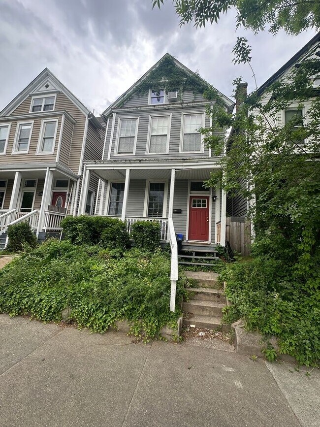 Foto del edificio - 1904 W Main St