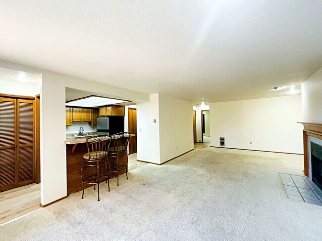 Foto del edificio - Kirkland's Eastridge Condo
