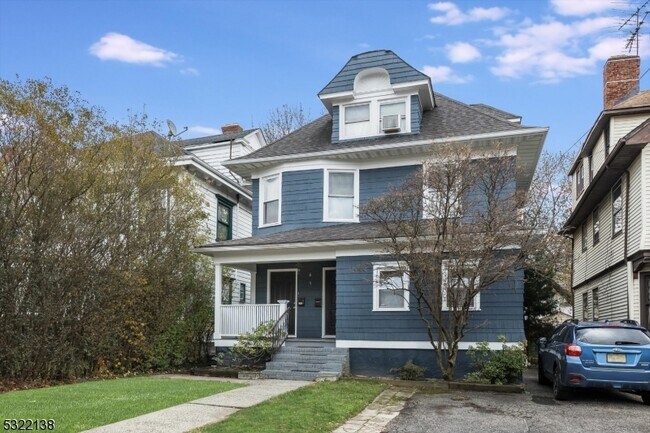 Building Photo - 87 Grove St