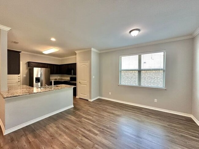 Building Photo - Available Now! 3 Bed 2 Bath in Flint!