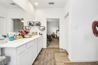 Building Photo - 9447 Klein Ln