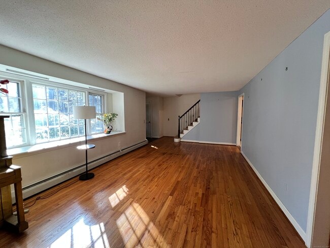 Building Photo - 12 Hilltop Dr