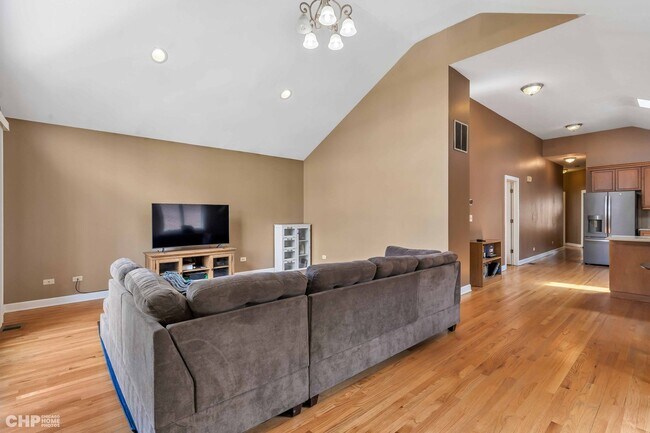 Foto del edificio - 2931 N Rutherford Avenue