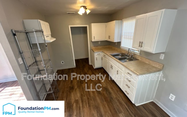 Building Photo - 3563 Lanette Rd