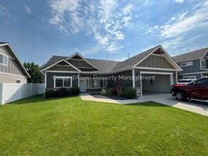 Building Photo - 3734 N Mashie St