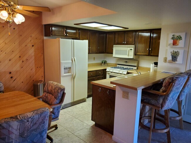 Kitchen - 441 Moser Ave