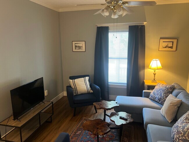 Sala de estar - 234 Shelburne Rd