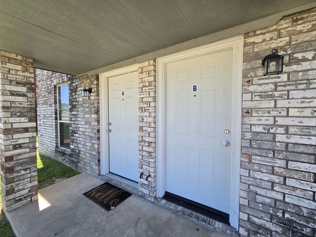 Building Photo - HOME FOR THE HOLIDAYS SPECIAL - AVAILABLE ...