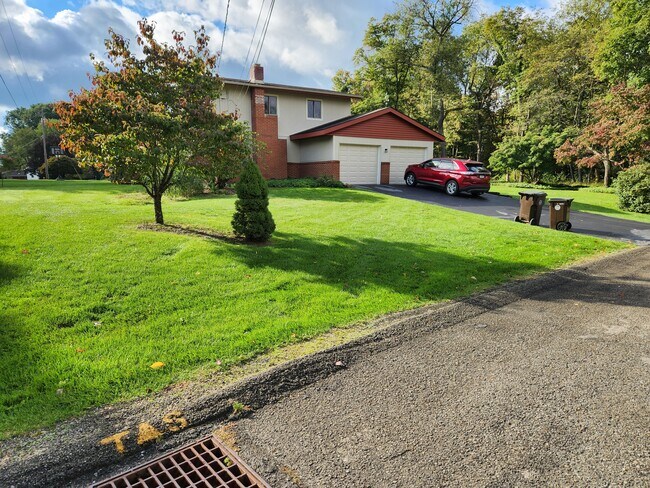 Foto del edificio - 3484 Woodland Dr