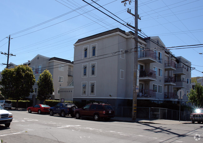Building Photo - College Park Apartments
