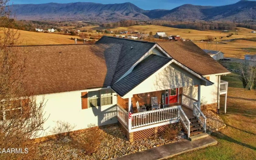 Primary Photo - 160 Estele Dr