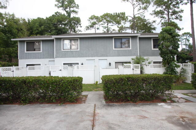 Foto principal - 1143 Goldenrod Rd