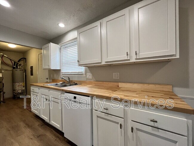 Foto del edificio - 3751 Asbury St